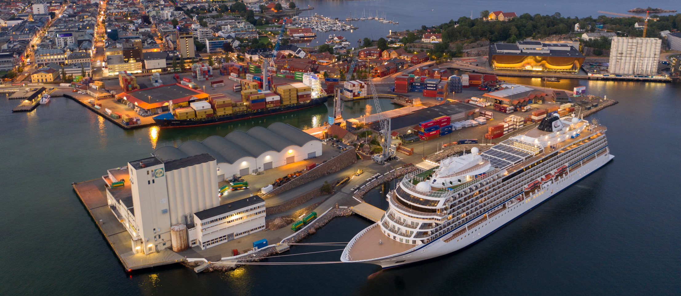Flyfoto av Kristiansand havn. Foto: Trygve Emil Tønnesen