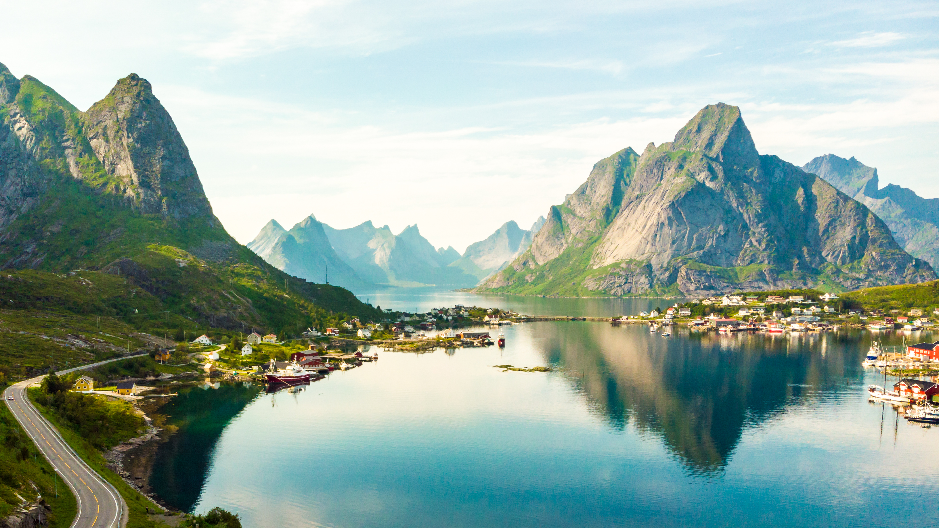 Fjord og fjell i Lofoten